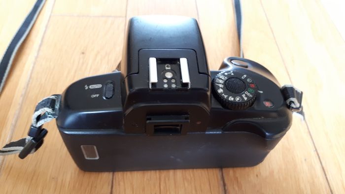 Canon EOS 35mm film camera for sale 700 1000F 5000