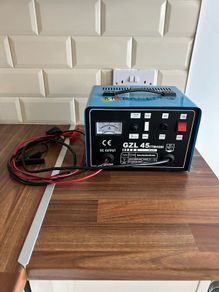 Battery charger 12/24v