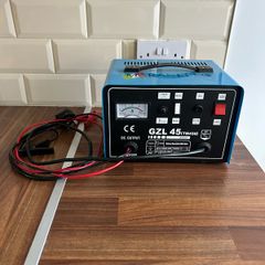 Battery charger 12/24v