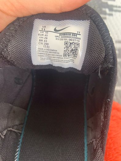 Nike Air Max 270 trainers in a triple black