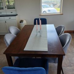 Table & 6 chairs