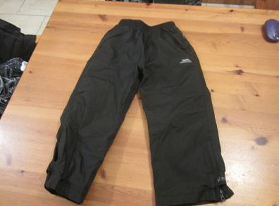 TRESPASS  waterproof    age 3/4   black