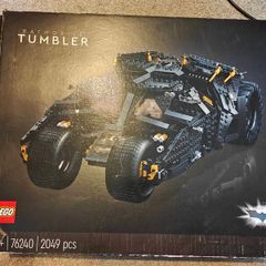 Lego Batman Batmobile Tumbler 76240