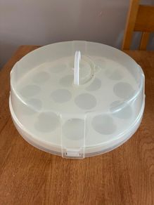cupcake carrier