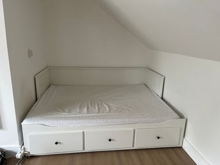 Hemnes ikea white day bed
