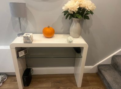 White Console table with glass shelf