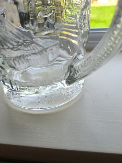 Beautiful large Vegas glass