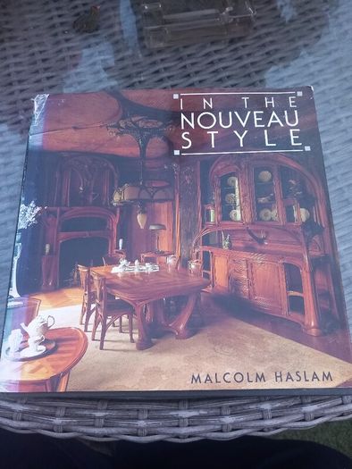 Art Noveau books x 8, D18