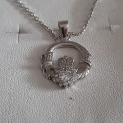 ladies silver chain and pendant
