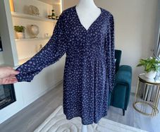 Brand new Primark Navy Floral Dress, UK 14 / EU 42