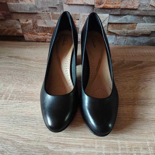 Genuine leather Clarks Freva85 Court Shoes, size 6