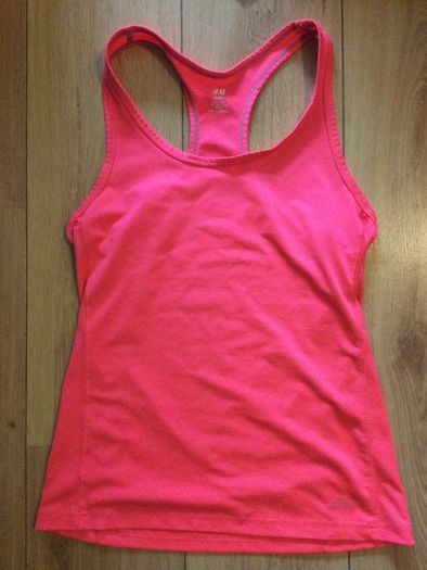 Beautiful H&M Ladies Athletic Top Size S