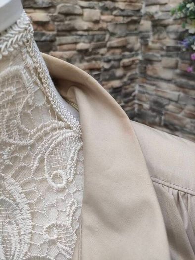 Vintage 80s London Fog Beige Trenchcoat size 10R(fit up to uk 12 or 14 ) postage included