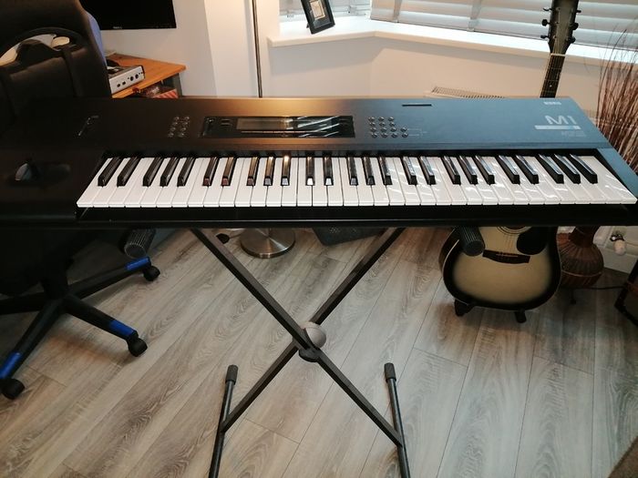 Korg M1 (extremely clean)