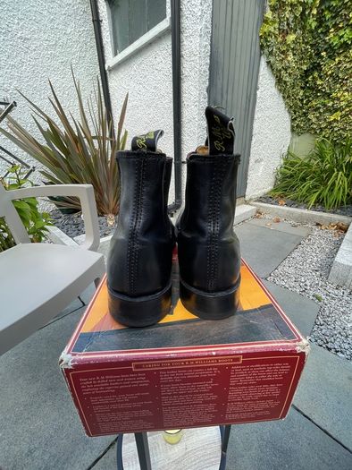 R.M. Williams yearling boots size 8