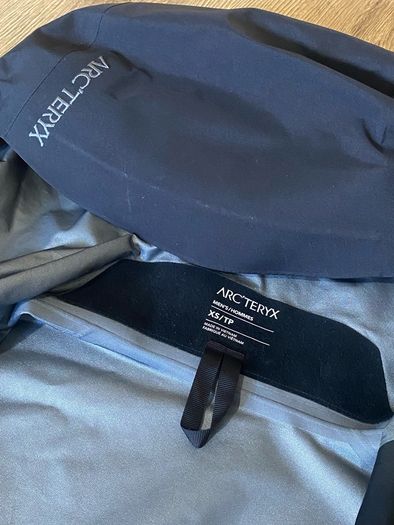 Arcteryx beta SL jacket Men's XS