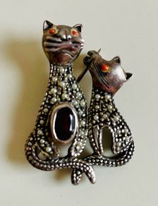 Silver/Garnet/Pearl Cat Brooch
