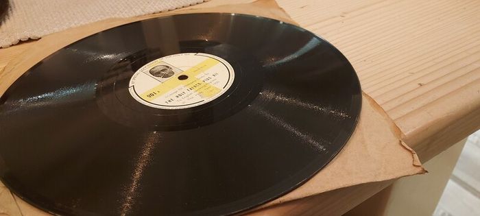 Rare Recording of Pope Pius V11 on HMV record