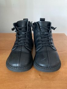 Boys leather boots 10 junior