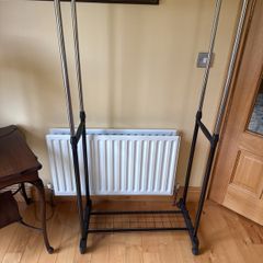 Double bar cloth rail