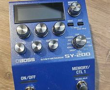 BOSS SY200 synth pedal