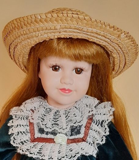 9 x  Porcelain dolls