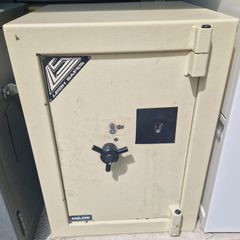 Leigh Safe with keys