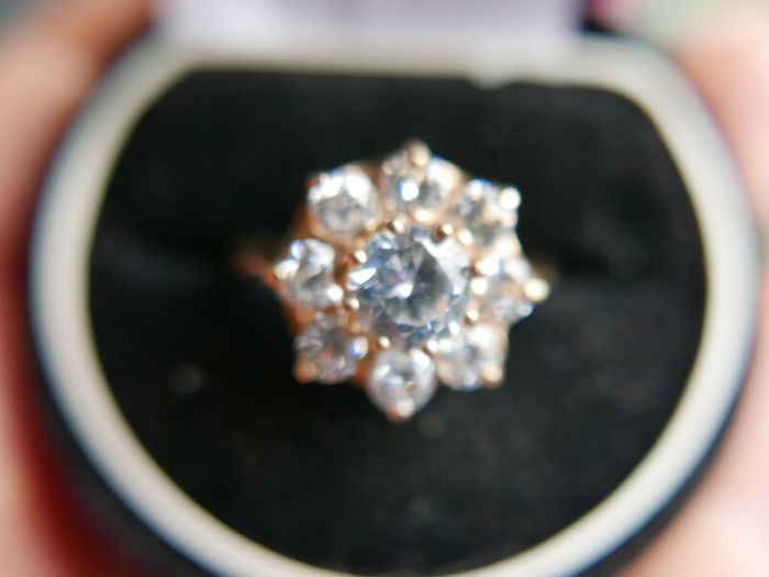 Vintage 9ct Yellow Gold 375 Cubic Zirconia Cluster Ring 5.0g