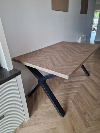 Kitchen table