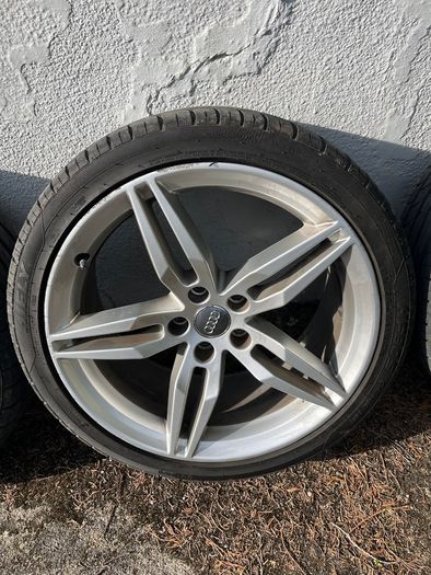 Audi S-Line genuine wheels 19 inch.