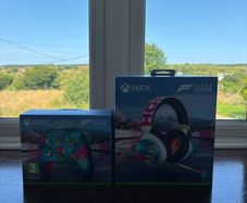 Brand new unopened Wireless Controller & Headset - Forza Horizon 6