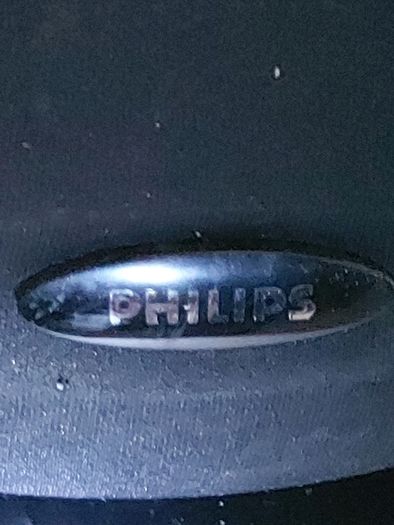 Philips Mini Hi-Fi System, Model FW 355C, 3 CD Changer, Radio and dual Tape Deck and 2 Lovely Philips speakers, in very Good Condition