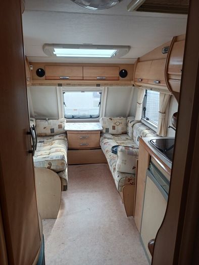 2005 bailey senator caravan fixed bed