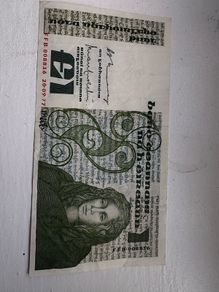 irish punt /pound notes FFB 008816 from 20-09- 1977