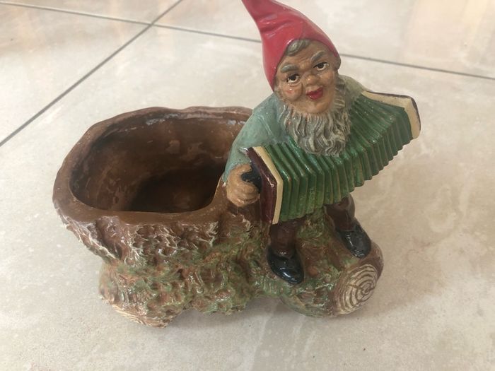 Vintage plant pot