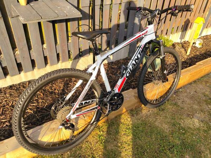 Giant Xtc 2 Mountain Bike (Medium, 26" Wheel)