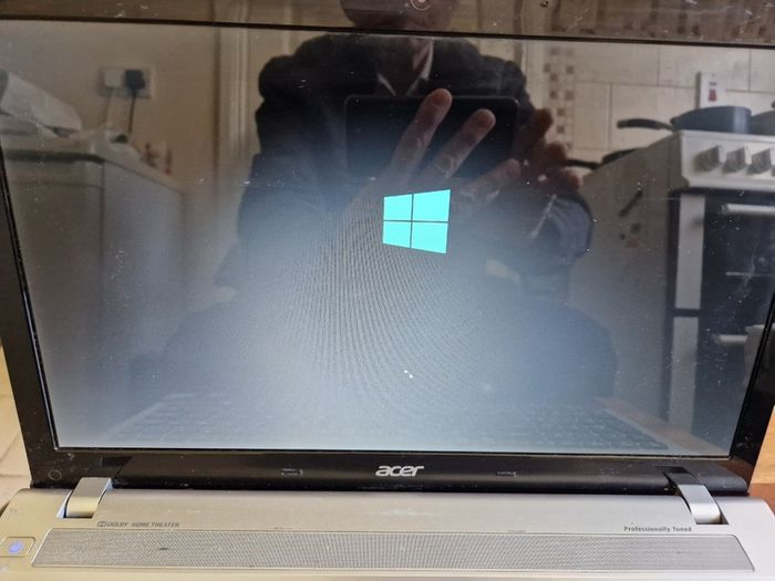 Acer Aspire Laptop, Windows 10, 6GB Ram, 500GB HDD, i3 Core, Microsoft Edge, Chrome,