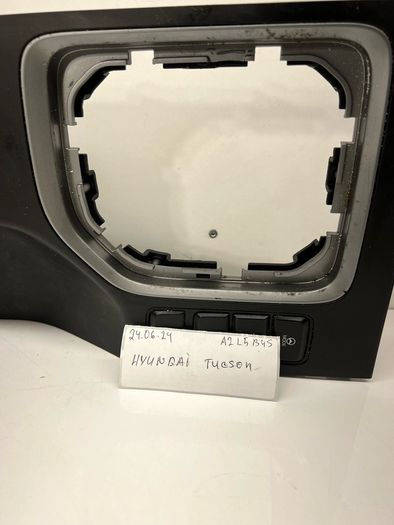 93300d7910 Hyundai Tucson 2017 Cup Holder Centre Console Trim Panel 84652d7601 A2l5b4s