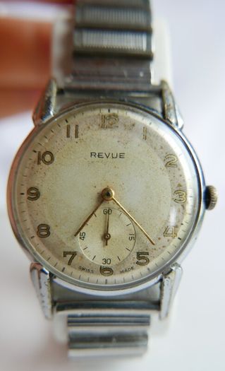 Vintage REVUE Thommen. Circa 1945..Caliber 59. Swiss Made (works ok)