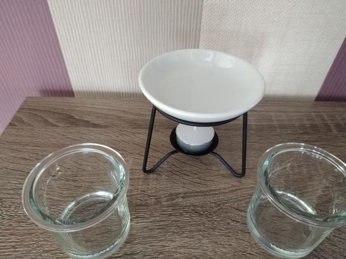 Yankee Candle Glass Votive Holders and Ceramic Tart Burner and Tea Light