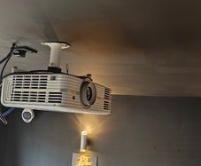 Optoma UHD40 Projector