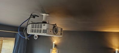 Optoma UHD40 Projector