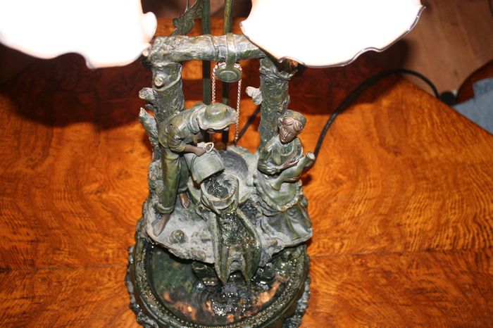 Vintage Fountain Table Lamp