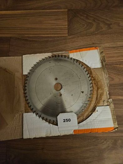 V groove saw blade
