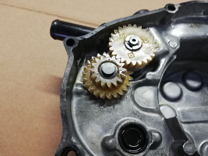 Yamaha RD125LC MK1 Clutch cover RD125