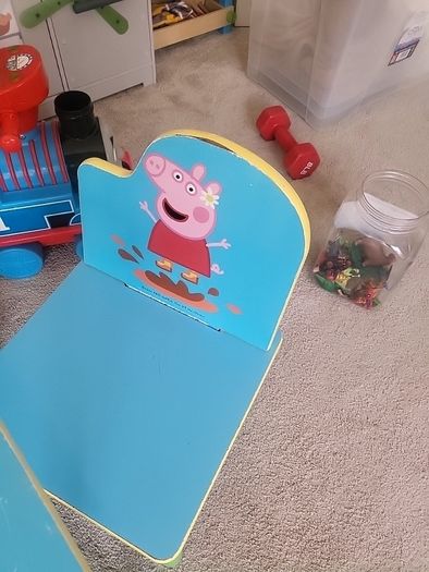 kids table and chairs