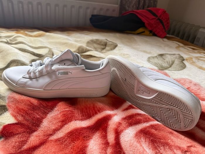 Puma trainers clean excellent condition size 4 UK