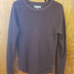 Long sleeved burgundy jumper, with a unique design and pattern in the jumper! Size - S, slim fit