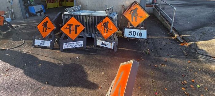 Chapter 8 Traffic management Pedestrian barriers