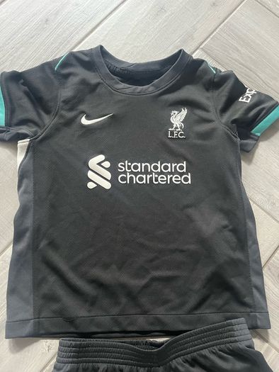 Kids liverpool kit